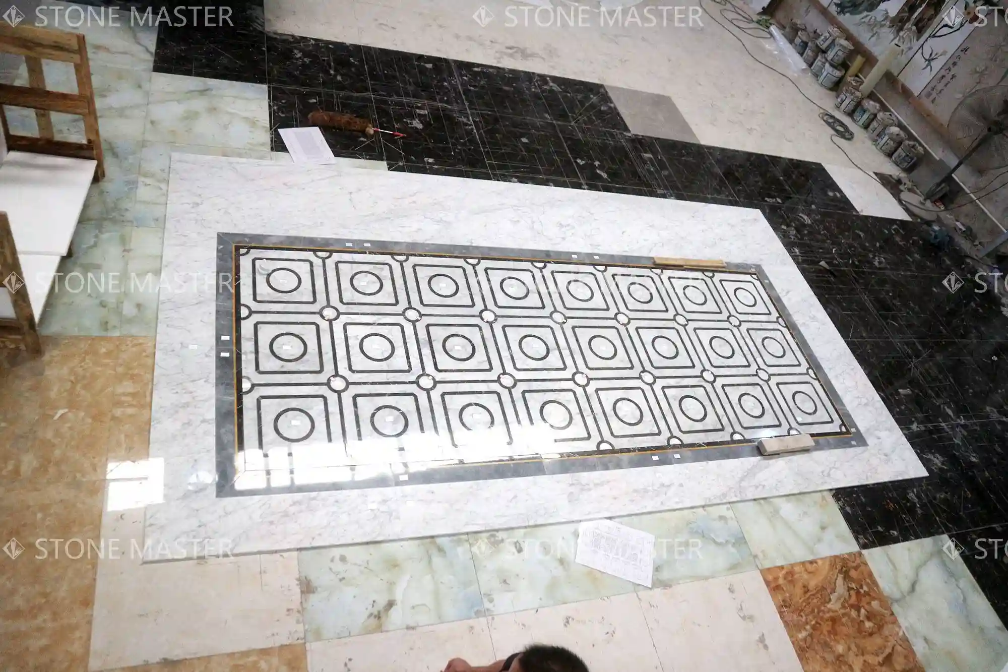 Modern Marble Floor Medallions Design