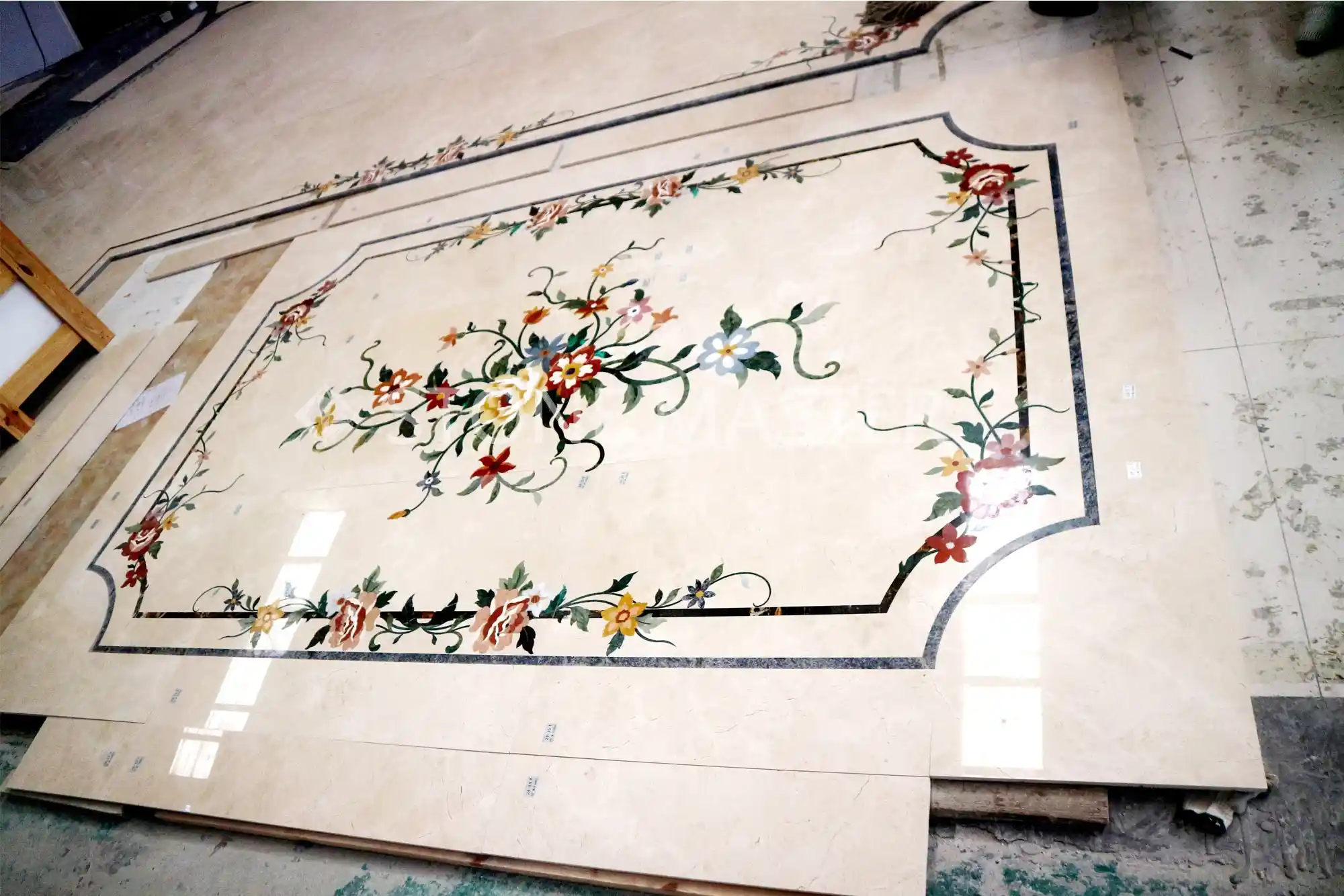 Custom Medallions in Luxury Marble Flooring | Stone Master